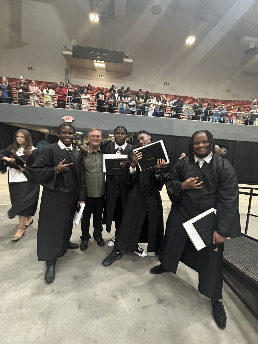 Kameron Johnson (@kamj4246) on Twitter photo Appreciate you <a href="/CoachJMCollins/">Mike Collins</a> for supporting us through our highschool career we love you coach ❤️ Appreciate you <a href="/CoachJMCollins/">Mike Collins</a> for supporting us through our highschool career we love you coach ❤️