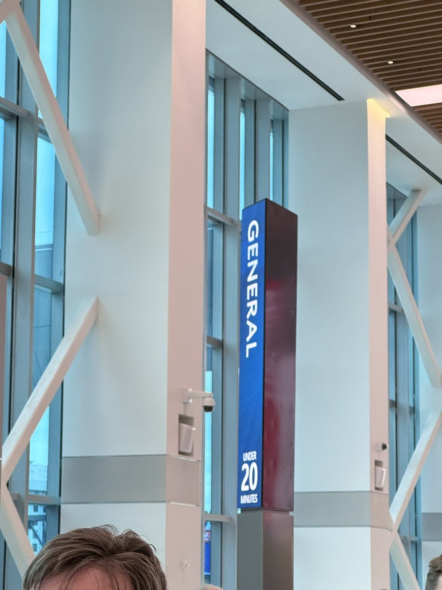 icantfindaun's tweet photo. @TSA LaGuardia Delta terminal C sign shows 20 minutes and I’ve been in line for 1 hour and 20 minutes… https://t.co/ah9o1Krkpw