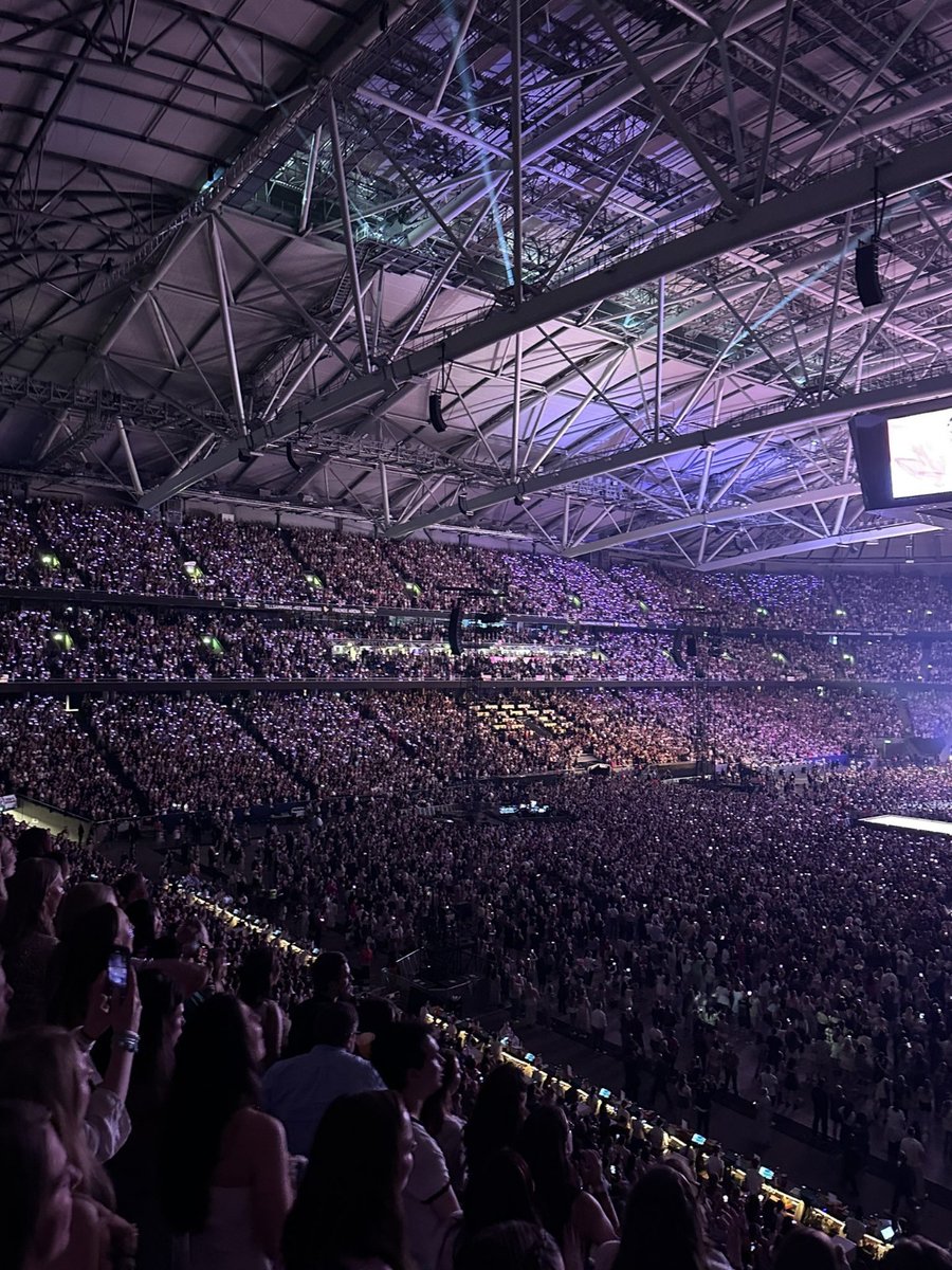 Taylor Swift sets the all-time record for the most attended concert at the Friends Arena in Stockholm, attracting a crowd of 66,000. 🇸🇪 She is also the first and only artist to perform three times in Sweden's largest venue at full capacity.