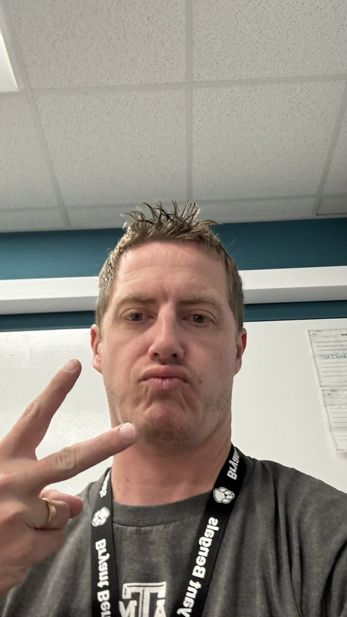 I left my phone in Mr. Dusek’s class 🤦🏽‍♀️ #BengalPride <a href="/MrDusekBES/">Brian Dusek</a>
