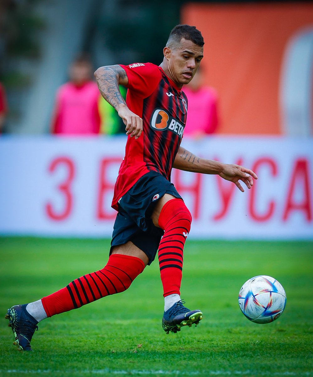 Newly promoted #ISL club Mohammedan SC are in advance talks to sign the 29-year-old Brazilian winger Carlos França from Bulgarian top division side Lokomotiv 1929 Sofia. #IndianFootball #MDSC #Transfers #IFTWC