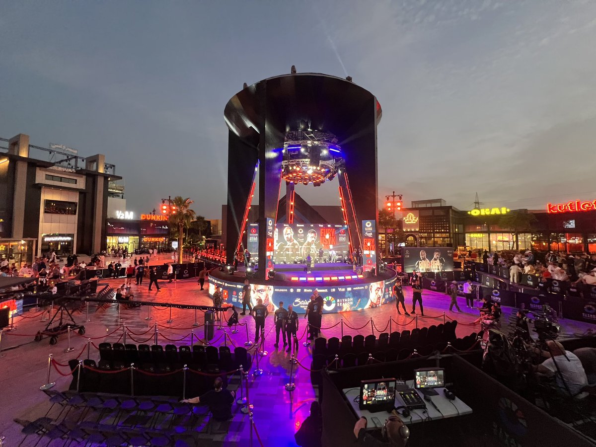 24 hours to go! <a href="/boxingontnt/">Boxing on TNT Sports</a> #furyusyk