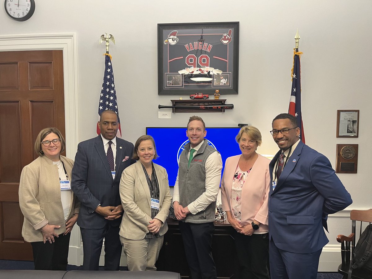 Thank you to the @SkillsCoalition leaders from #NortheastOhio for coming to DC to share their great efforts with me. Their commitment to #CareerTech provides new opportunities for great careers, skill development & stronger communities!