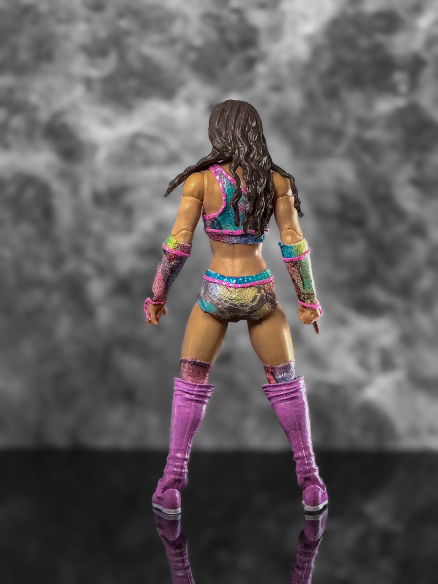 coltezcustoms's tweet photo. @ImChelseaGreen custom from #royalrumble 🌈💜 https://t.co/B8HwMA9XiR