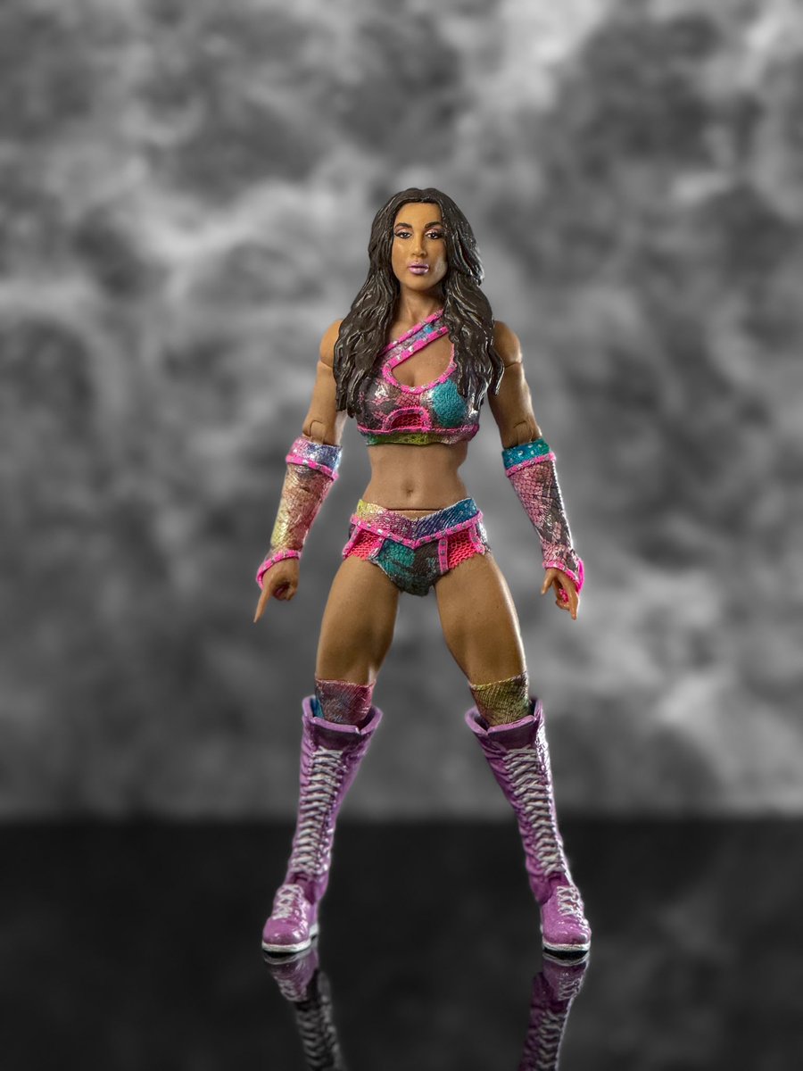coltezcustoms's tweet photo. @ImChelseaGreen custom from #royalrumble 🌈💜 https://t.co/B8HwMA9XiR