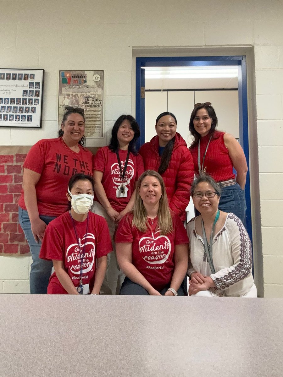 Teachers at C D Farquharson JPS are wearing #ETTRedforEd and showing solidarity in the fight for better learning conditions & learning conditions! #EducationUnafraid @ElemTeachersTO