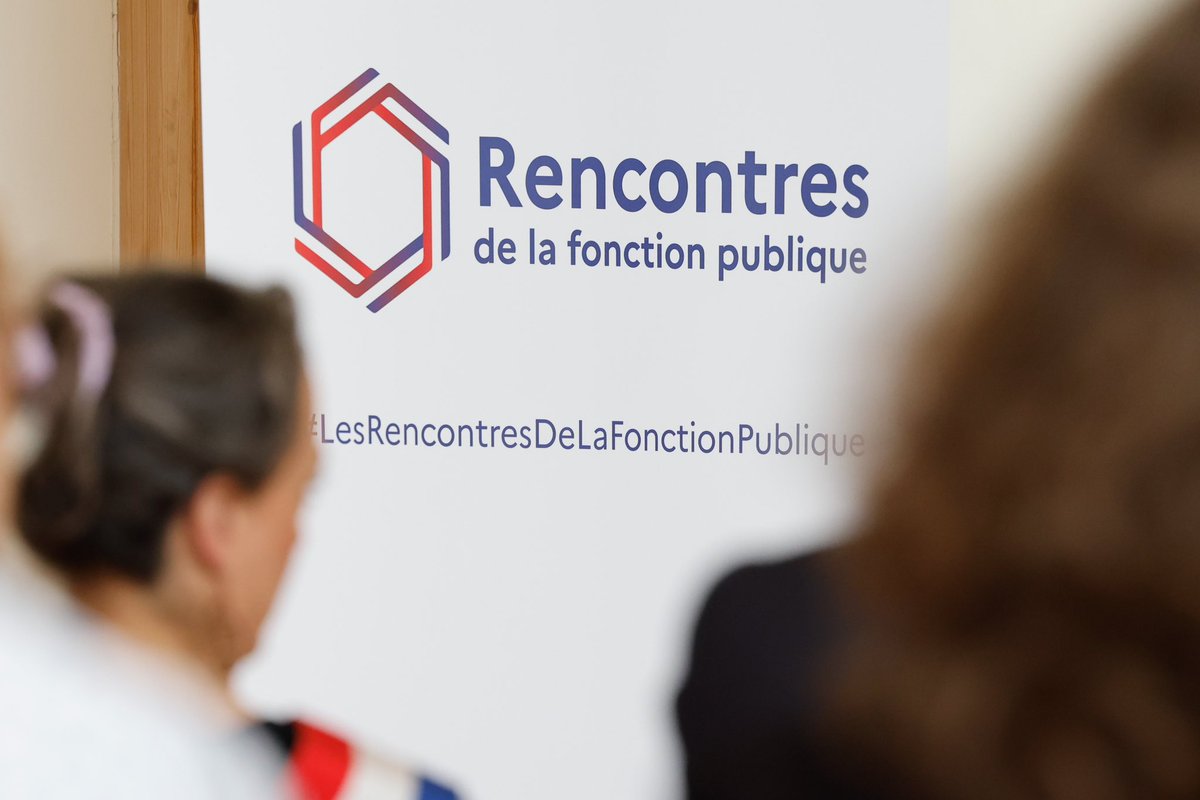 À Cheverny puis Amboise, avec <a href="/StanGuerini/">Stanislas Guerini</a>, pour entendre les attentes des agents publics et préparer la future loi.

La meilleure reconnaissance de ceux qui travaillent dur pour les autres, dans le public comme dans le privé, est essentielle.

#LesRencontresdelaFonctionPublique