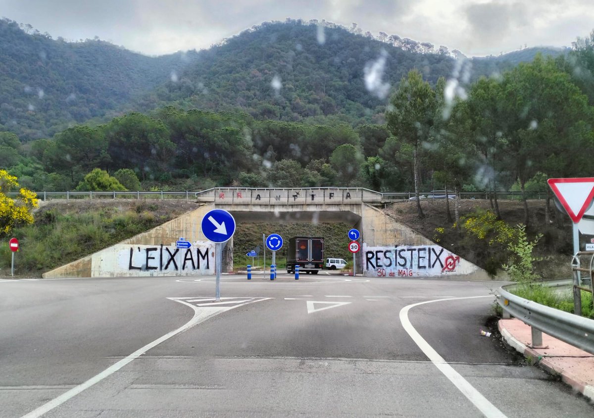 💥 L'EIXAM RESISTEIX 💥

Avui s'ha llevat bonic #Capellades 😍🔥

Us esperem a totes el 30 de maig per seguir reivindicant espais populars al servei de la nostra classe!