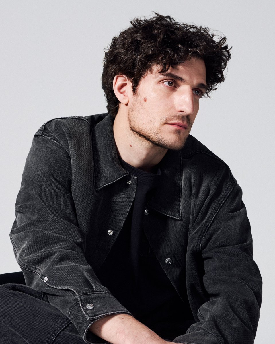 A cinema icon joins Dior.
A leading figure of contemporary cinema, Louis Garrel has been named ambassador for menswear fashion at Dior. A passionate, unique dialogue that celebrates, more than ever, the links the House has forged with the seventh art from its very beginnings.