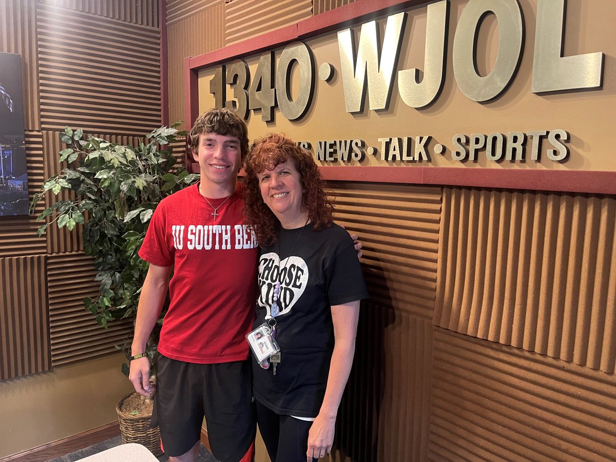 JTHS_204's tweet photo. Thank you WJOL for featuring our amazing Mr. &amp; Ms. Alpha Omega winners, Casey Tyrell and Shradha Verma, and their sponsors, Ms. Justice and Ms. Galloy!  Congratulations on your achievements.  You have bright futures ahead!  #TigerPride https://t.co/lTWPKHTeLR