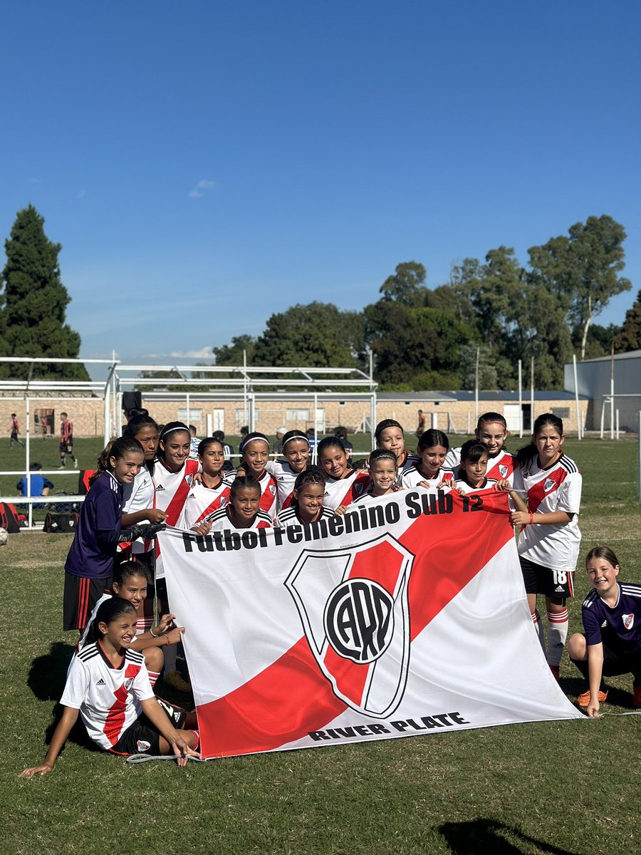RiverPlateFemF's tweet photo. #Sub12 
🔜 Amistoso 🆚 Real Metalúrgico 
🗓 Sabado 18/5 
⌚13 hs 
🏟 Club Los Indios 

#VamosRiver⚪🔴⚪ 
#CunaDelFútbolFemenino https://t.co/mj2r0pa5sj