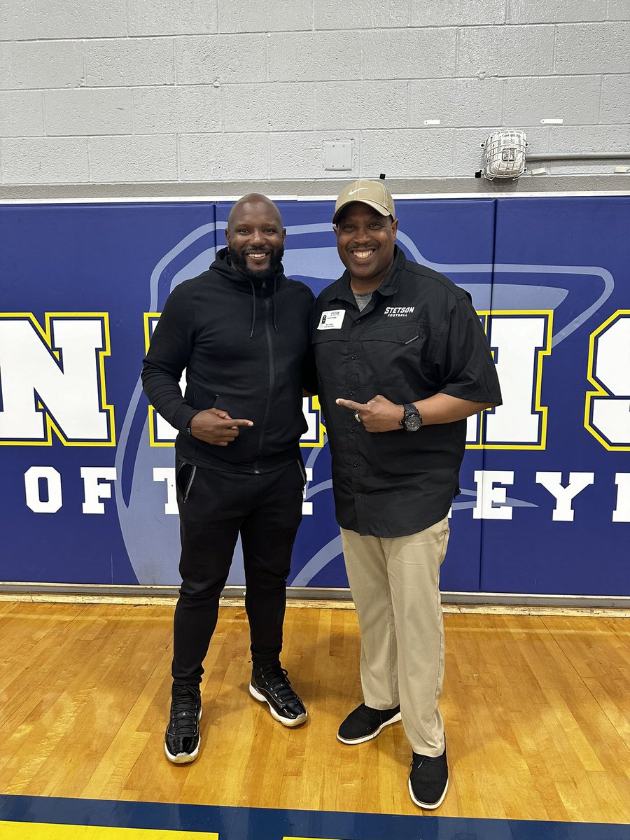 Great to have @CoachDHayes1 of Stetson University stop by @LymanFootball24 to talk about some Football players. ☝🏿 #FinishWhatYouStarted @FlaHSFootball @PrepRedzoneFL @StetsonFootball @Recruit_Lyman @Lyman_Athletics @LymanHighSchool