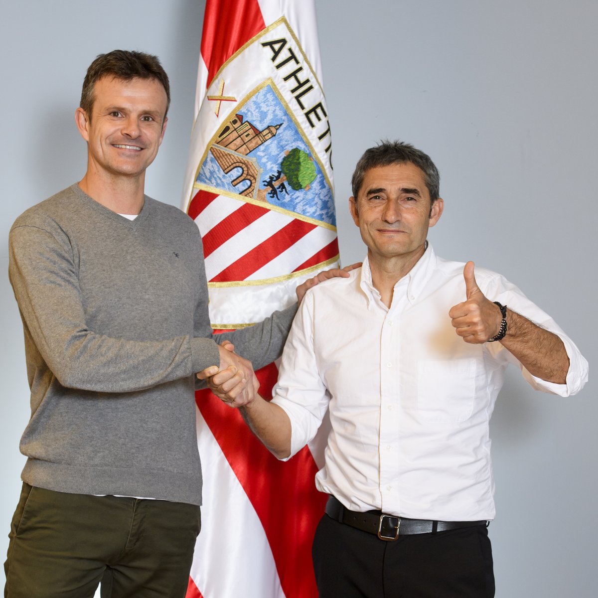 👍 Zure poztasuna, gurea ere bada.

𝗘𝗿𝗻𝗲𝘀𝘁𝗼 𝗩𝗮𝗹𝘃𝗲𝗿𝗱𝗲 2⃣0⃣2⃣5⃣

#ErnestoValverde2025 #AthleticClub 🦁