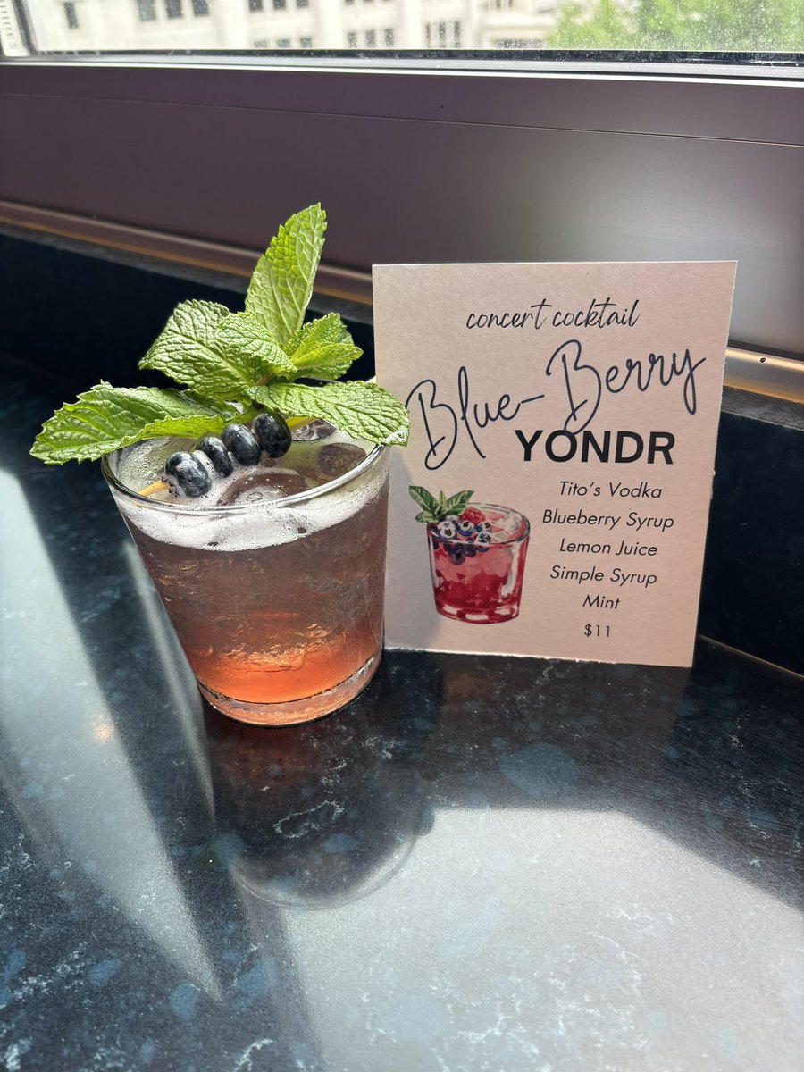 Concert cocktail at Sports Lounge Nash: The Blue-Berry Yondr! 🫐 Open today until 11 PM.