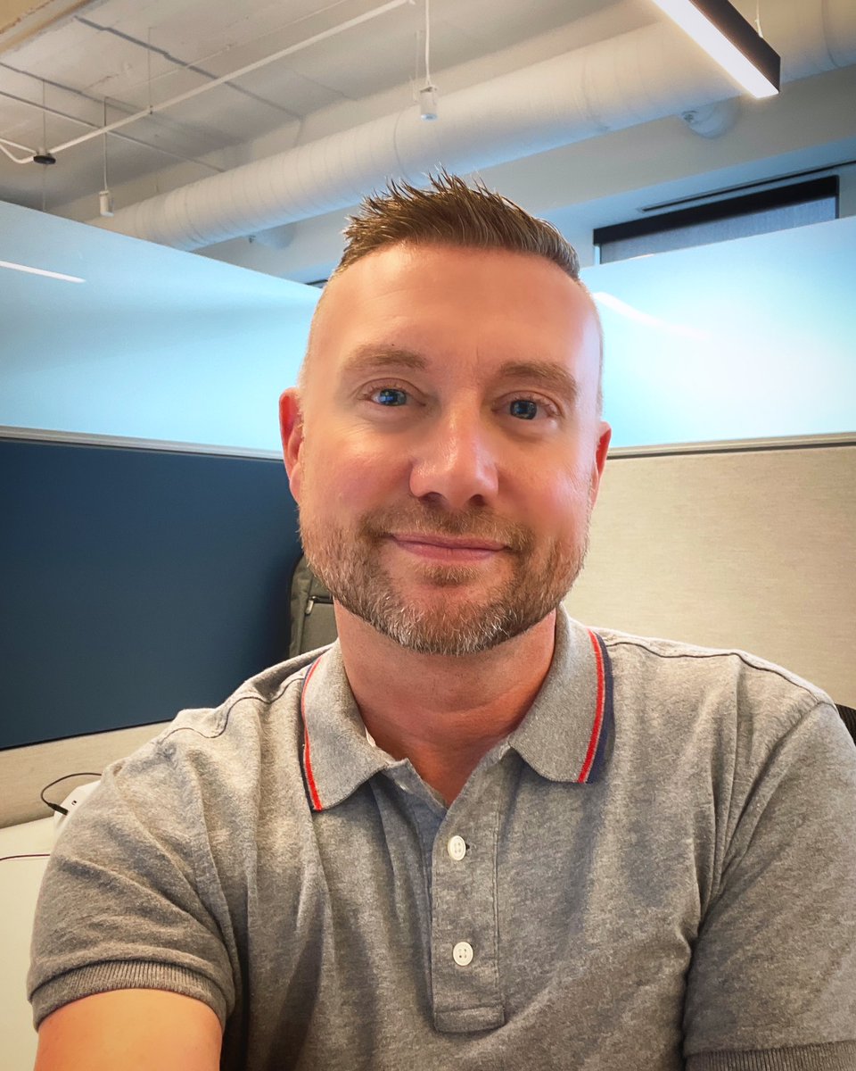 Hope y’all have a great weekend! #FridayFeelings #gay #selfie