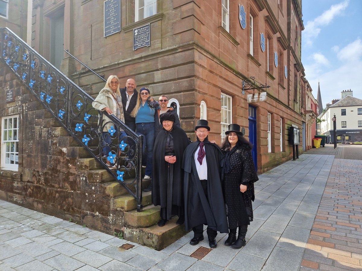 Feel truly blessed to meet such kind, friendly folk; here we are with Elannah and her lovely family, who are currently visiting from Yorkshire, enjoying their very own Dumfries Ghost Walk. Warmest thanks for supporting our tour - haste ye back! #scotlandstartshere #guidedtour