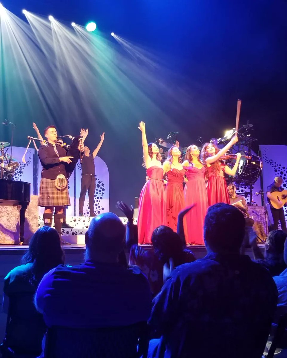 Had the absolute pleasure of seeing Celtic Woman this week for their 20th anniversary at this gorgeous theater. I love their music--it brings joy to so many people! #music #celtic #Ireland #celticwoman #irishmusic