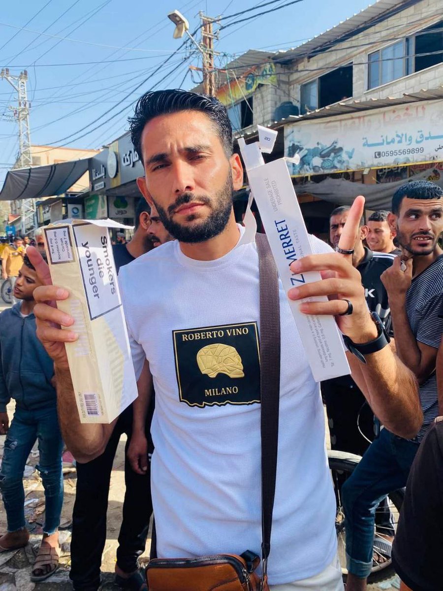 Gazze'de Kerem Şalom'dan gelen yardımın ardından aylar sonra ilk kez çok sayıda sigaranın Gazze pazarlarında stoklara döndüğü bildirildi.