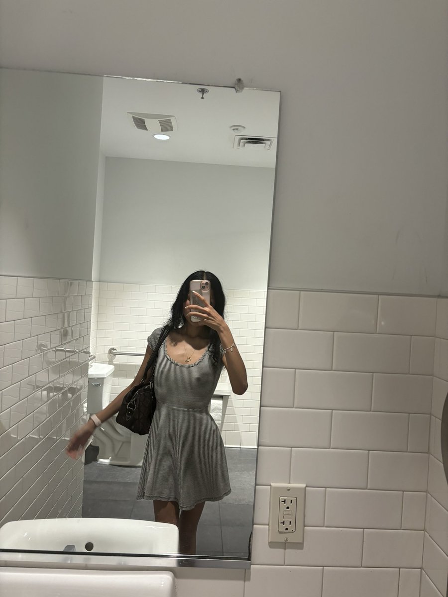 libramooncals's tweet image. Fav dress actually