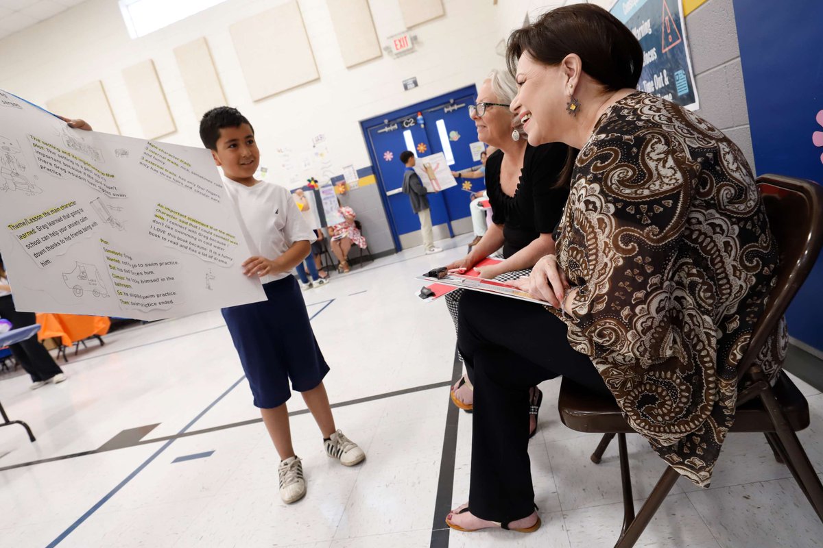 Hawkins Elementary School is inspiring a new generation of readers. On Wednesday, May 15, students at the campus took part in the “I Heart Reading” fair to showcase their creativity and love for literature. Learn more ➡️ bit.ly/Read_0517 #ItStartsWithUs