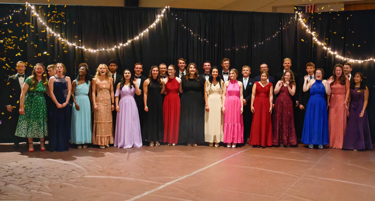 PCG_News's tweet image. More grad ball pics! As the Edmond graduates entered for a photo, they were met with the boom of confetti cannons. (Photo: Raphaella Rehberg)