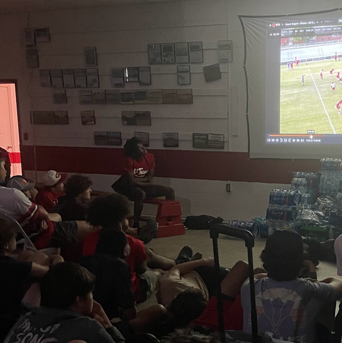 Great way to end the week watching film as a team and working on getting better…. Now it’s time to start the Summer Program… time to get to work… #OutWorkEverybody #Discipline #Commitment #Toughness #Accountability #TEAM #WeAreBlountsown 🐅