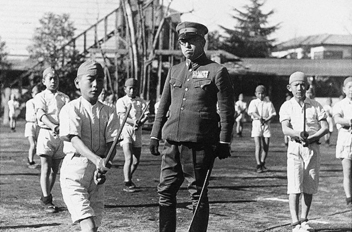🤺🇯🇵 Japonya'da bir ilkokulda kılıç talimi, 1943
