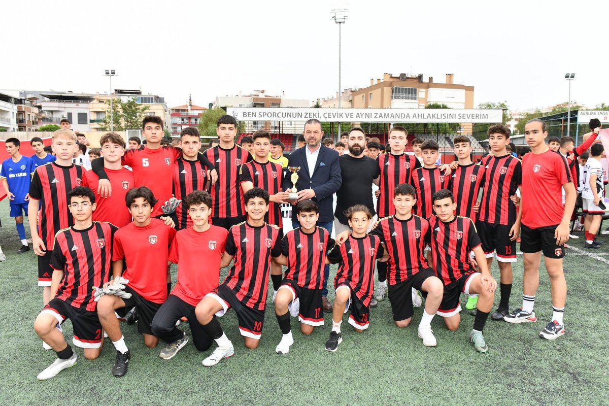 Çiğli’de 19 Mayıs coşkusu başladı🇹🇷 19 Mayıs Atatürk’ü Anma, Gençlik ve Spor Bayramımızın 105. yıl dönümü kutlamaları kapsamında düzenlediğimiz Futbol Turnuvası'na katılan tüm sporcularımızı tebrik ediyor, başarılarla dolu bir spor yaşamı diliyoruz.