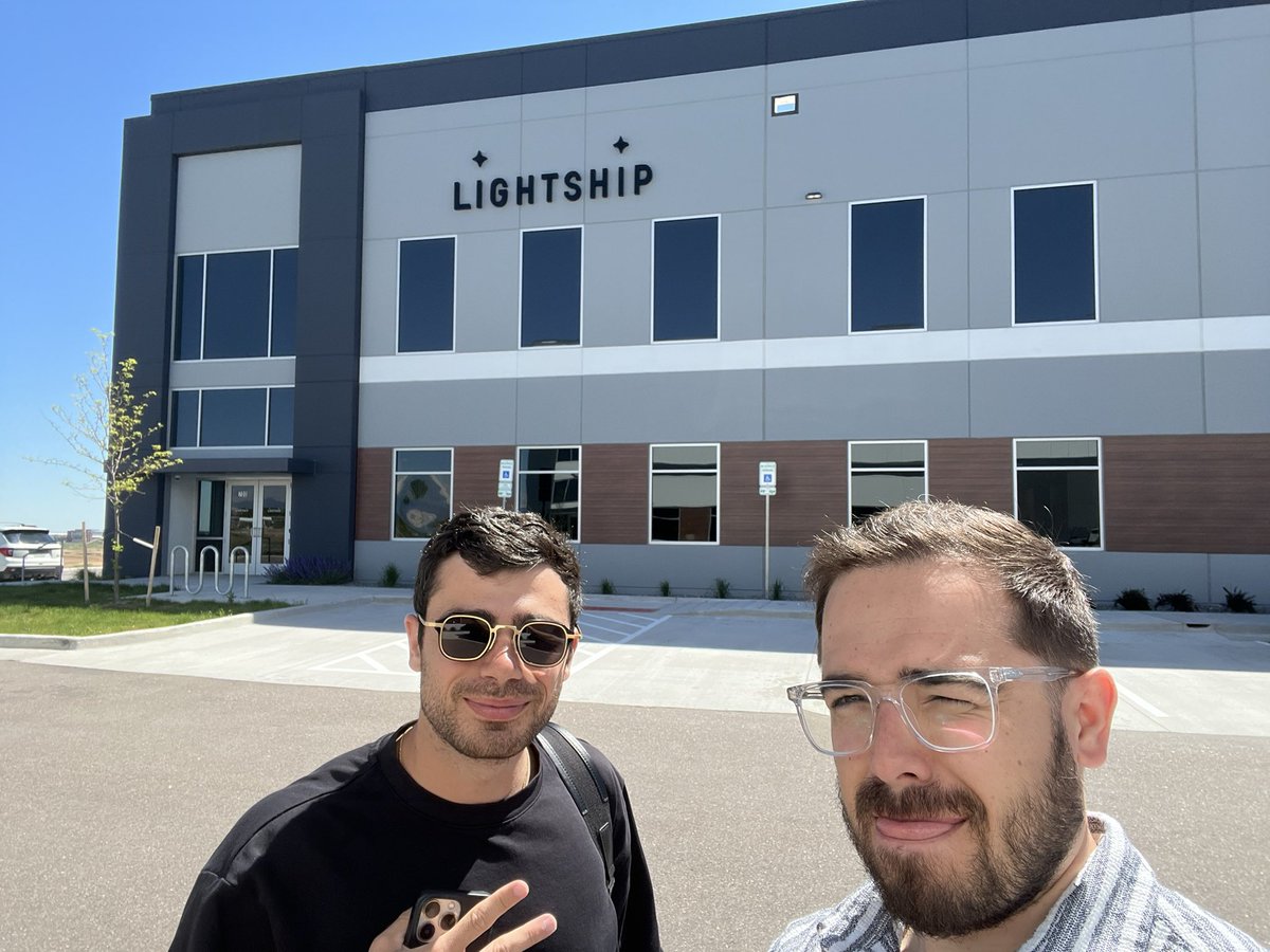 Gfilche's tweet image. the electric RV era has begun!!! @LightshipRV ⚡️🚐

fired up to be in Broomfield, CO for the Lightship factory opening party today!!! @MrGoldBro. A shining star in the @HyperGuap portfolio 💫