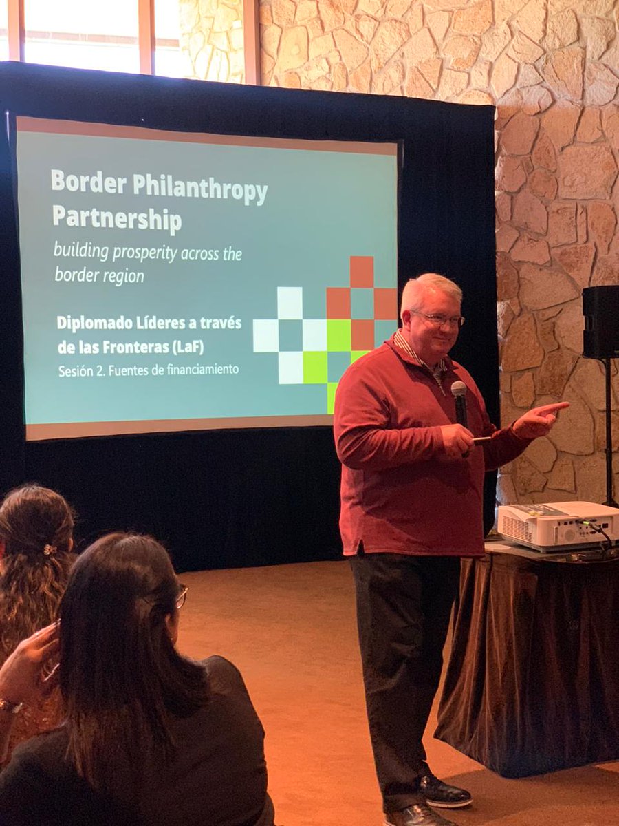 CSFMEU's tweet image. @andybpp Director Ejecutivo de la Alianza Fronteriza de Filantropía México-Estados Unidos, nos habla en esta sesión del diplomado LaF de las distintas Fuentes de Financiamiento para proyectos