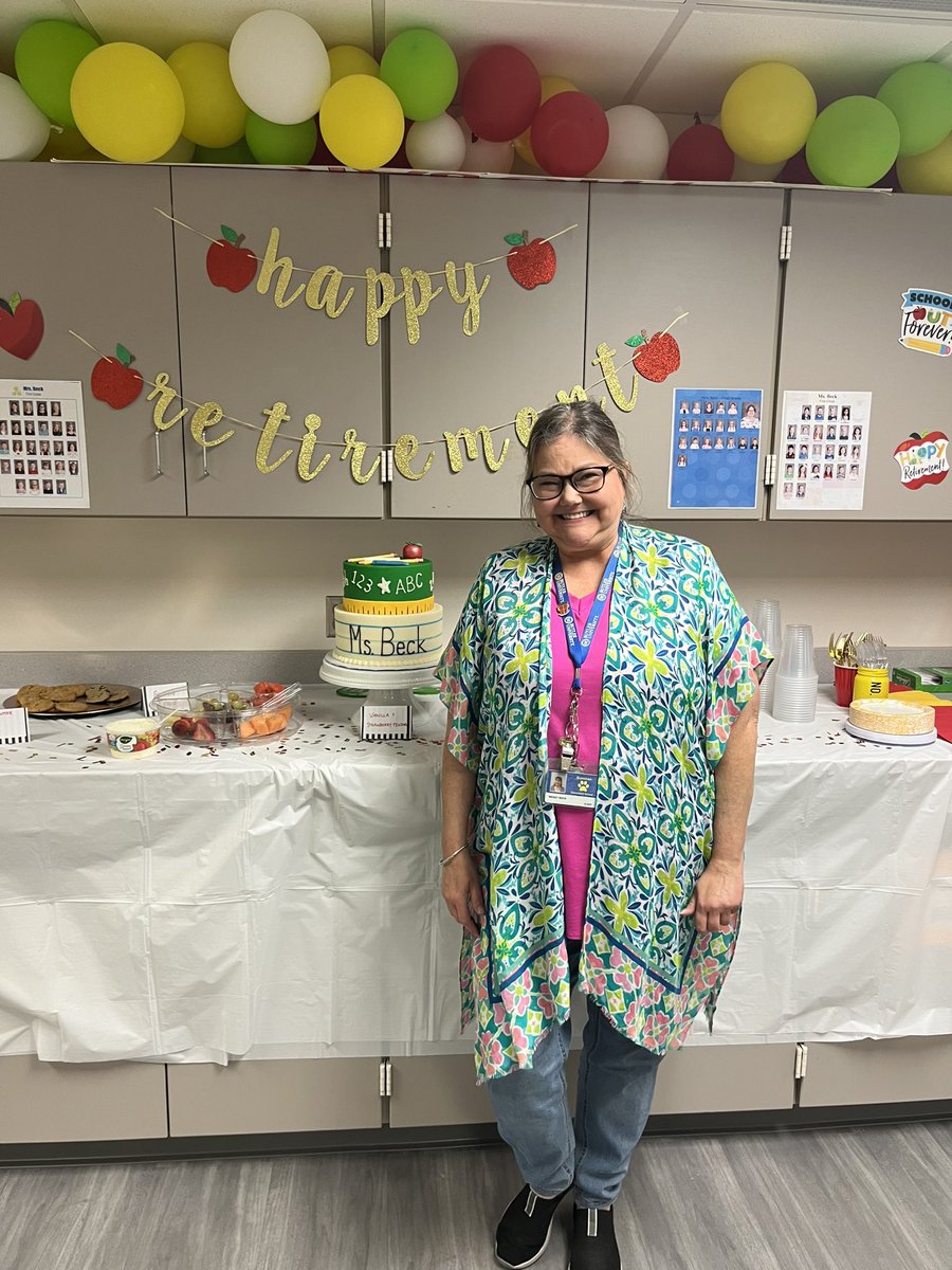 💙🥳💛 Congratulations, Ms. Beck, on 3️⃣6️⃣ years of teaching!!  Your TIGER Family will miss you, but we’re so happy for you!!  Happy Retirement!!!!! 💛🥳💙

#onceatiger #WeAreFamily #WatchSunmanDearborn