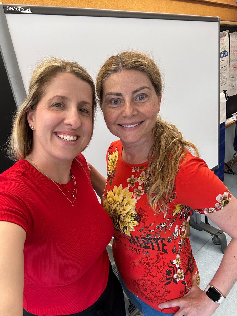 Teachers at Bridlewood JPS are wearing #ETTRedforEd and showing solidarity in the fight for better learning conditions & learning conditions! #EducationUnafraid @ElemTeachersTO