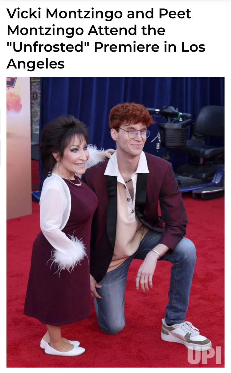 vmontzingo's tweet image. Unfrosted! What a movie! So much fun! The premiere was amazing. I enjoyed the evening, as well as meeting and hanging out with many great people, including my son! Thank you @Netflix for inviting us! #PeterDinklage #unfrosted￼