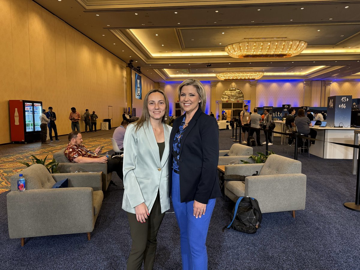 #AlteryxInspire did not disappoint - Paula Hansen of Alteryx & Ravit Jain of the The Ravit Show

#AlteryxInfluencer