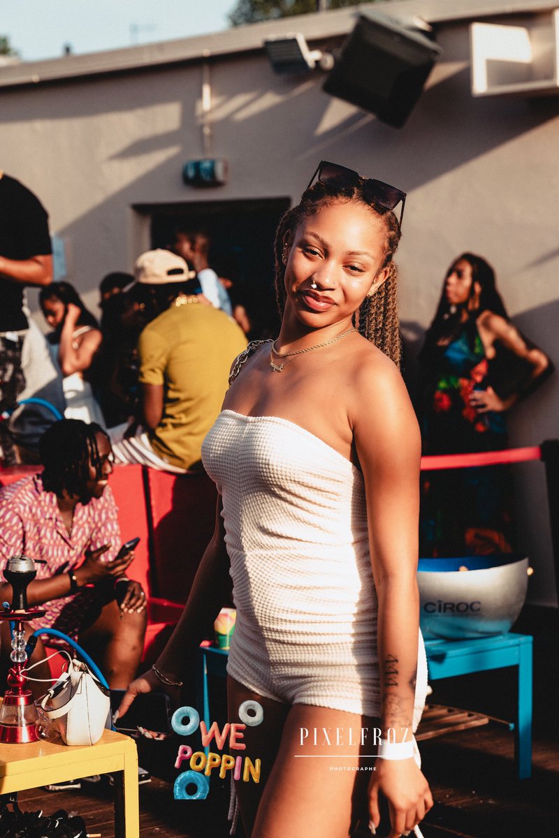 La famille Poppin ? La meilleure famille 🍾 . 

Encore de nombreuses surprises à venir 🙂‍↕️..

Prochain rendez-vous ? Demain pour la CANDY B*TCH 🫰🏿🍭.