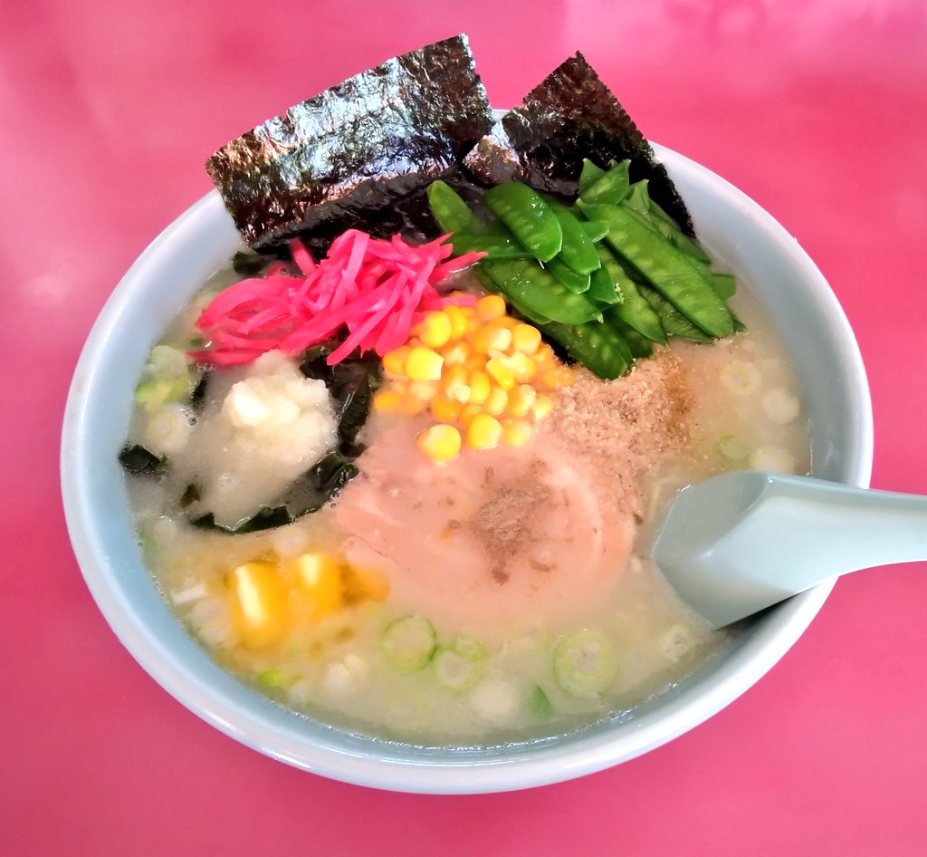 ラーメンショップ羽生インター店 塩ラーメン+いんげん+バター 全体バランスが整ってるラーショさん👌 おだやかだけどしっかり塩味を感じるスープ ちょいカタな生きてる麺 しっかり味染みしたチャーシュー ベニとスリニンニクもあるのもイイね 作り手のセンスを感じる一杯でした💯