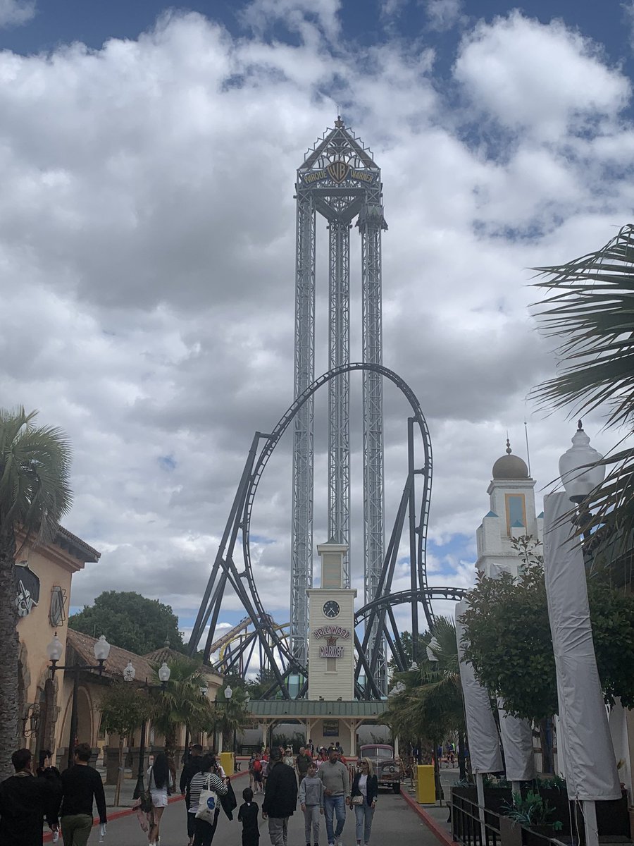 Primer dia a <a href="/ParqueWarner/">Parque Warner Madrid</a>! ✅ #batmangothamcityescape