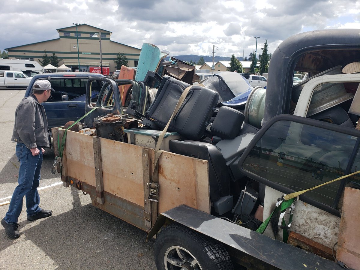 MonroeSwapMeet's tweet photo. The Load-In has started!!! Thank you vendors for helping us sell out the 1200+ stalls! @ @EvergreenFairWa #MASM2024 #MonroeAutoSwapMeet #AutoSwapMeet https://t.co/0Lv7j9wvOm