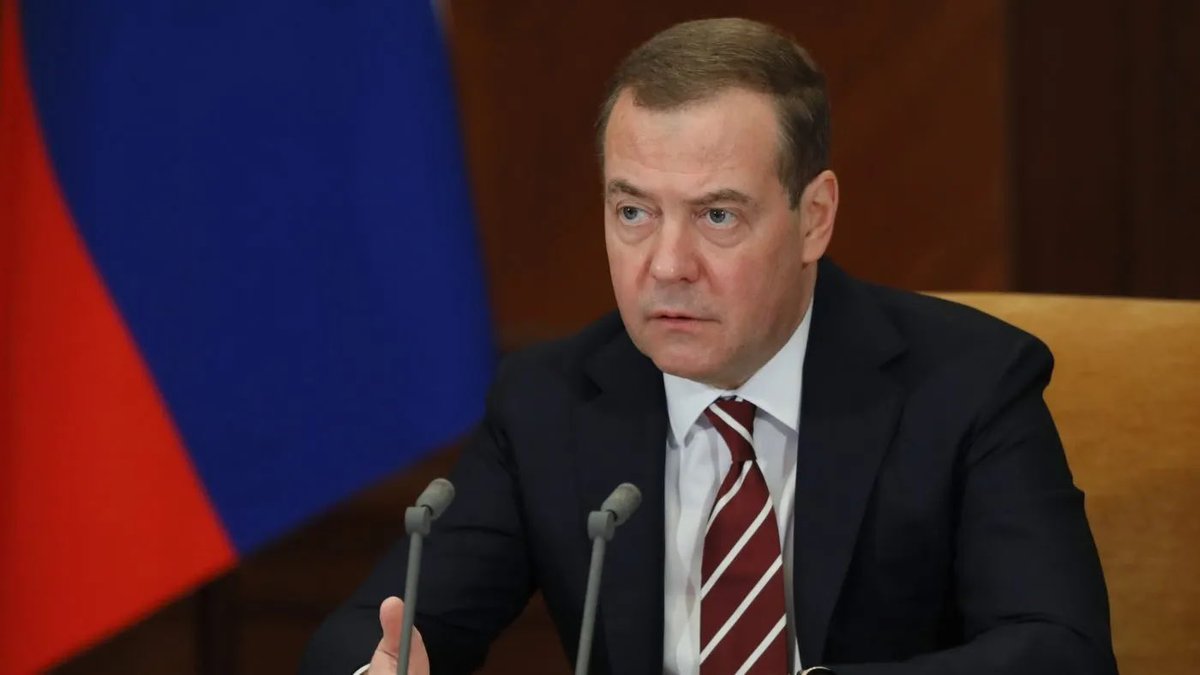 If long-range missiles are sent to Ukraine, the borders of the buffer zone may end up in Poland - Medvedev