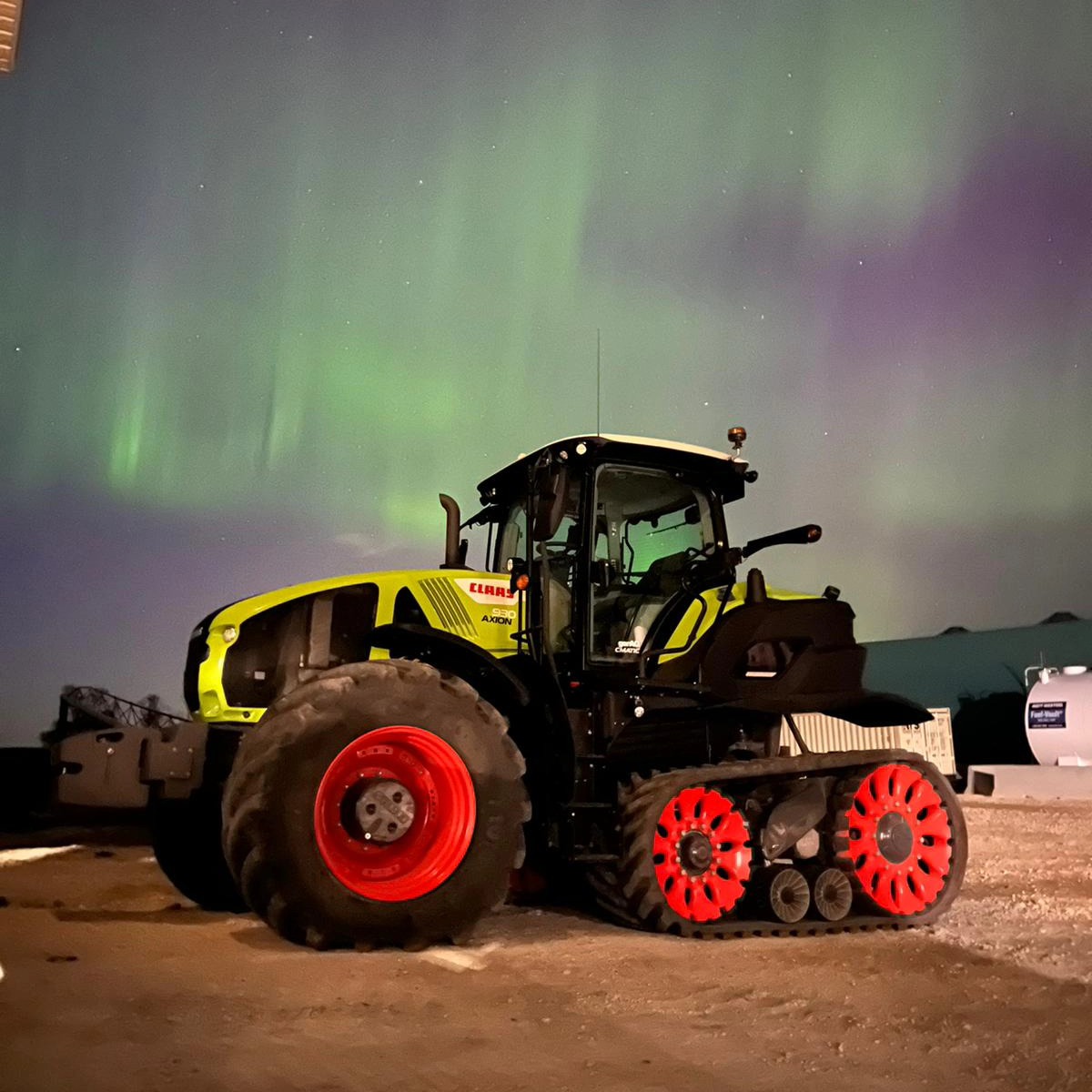 AXION under the Aurora >>> 📷: GenAg #CLAAS #AXION