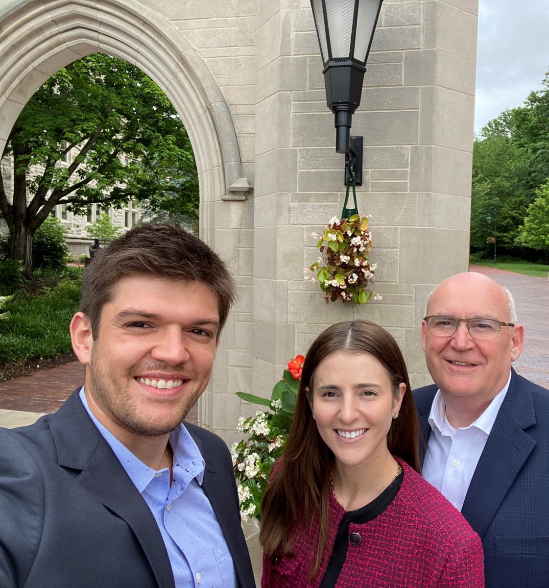 Great day @IndianaUniv participating in the @IUVentures summit and sharing time with former students from @iueast @iueredwolves @cicibellis and Joao Vitor De Lima. CiCi did a great job with her presentation during the summit. @Cartancapital @IU_Online @KelleyIndy @KelleySchool