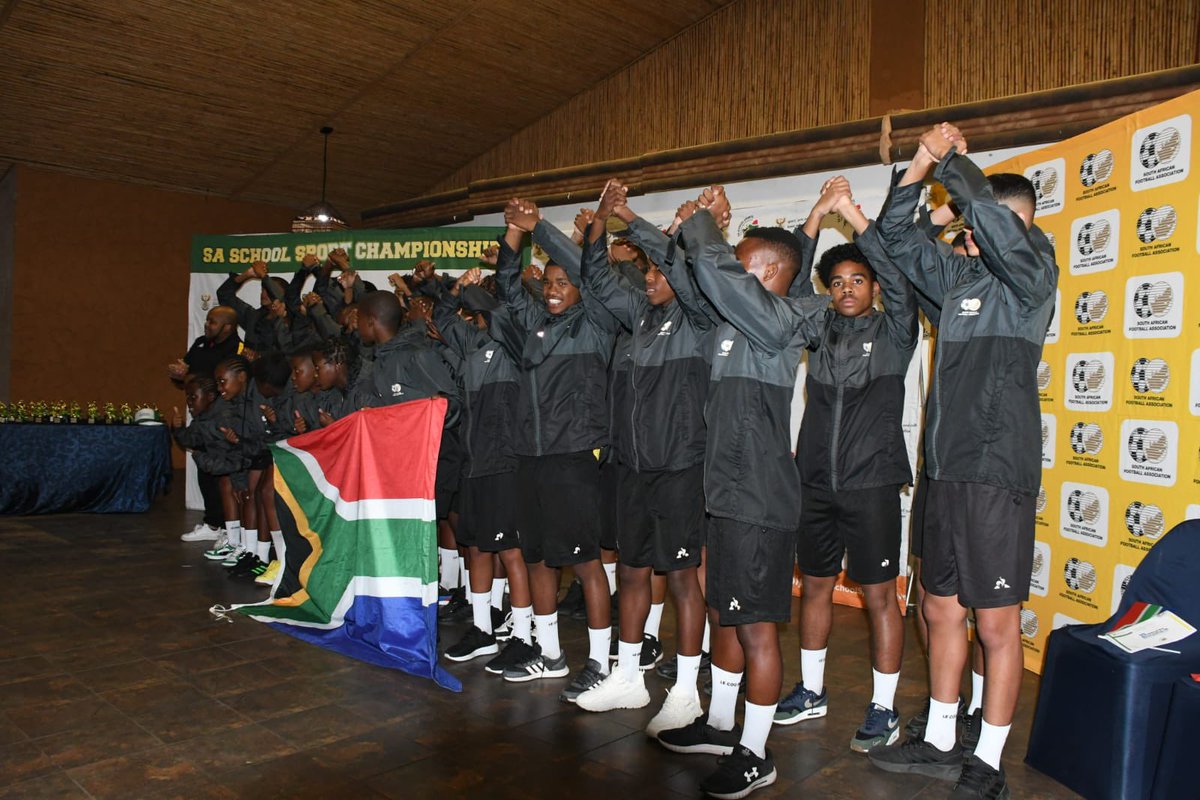 SportArtsCultur's tweet image. Thank you for joining the Department of Sport, Arts and Culture in partnership with the Department of Basic Education and the South African Football Association for the send off to Zanzibar of Ubuntu Academy School and Edendale Technical High School 

 #SchoolSportIsAlive #NSSC