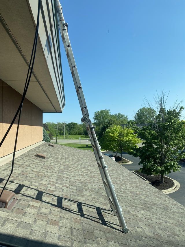 Window cleaners might not be good at using a #ladder but can you argue with how clean the window is that the picture was taken through? 😆 

#OSHA #safety #fail #constructionDailyReports #Construction #contractors #builder #building #CDR #subcontractors #generalcontractor