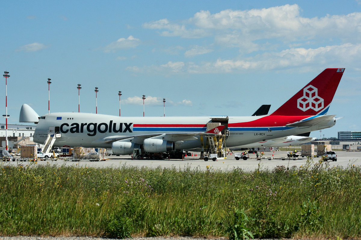 Cargolux Boeing 747-400F Reg. LX-RCV Calgary Int’l Airport (YYC) #yyc #avgeek #aviation #aviationlovers #aviationphotography #aviationdaily #planespotter #planespotting #photography #queenoftheskies