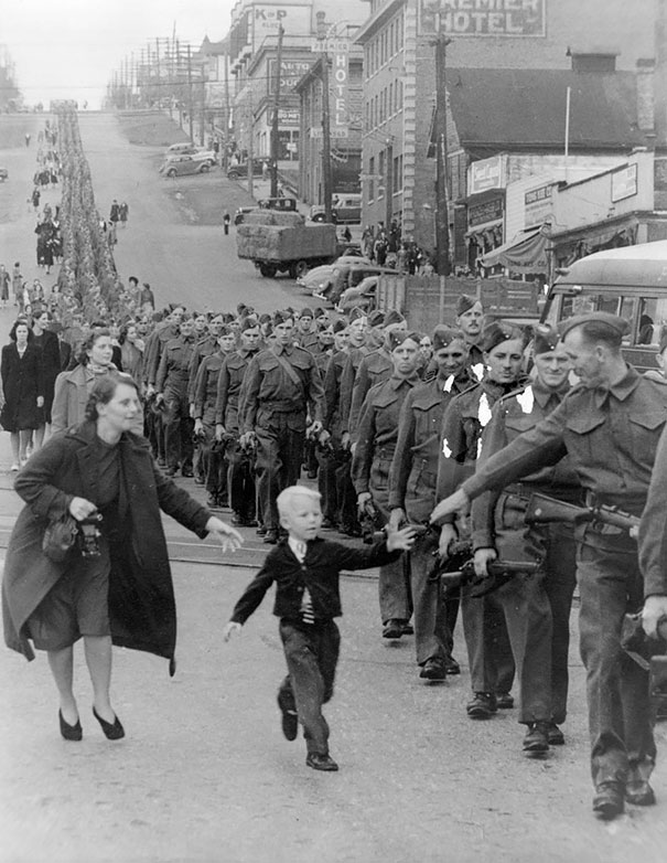 'Wait for Me, Daddy' captures the image of the boy, five-year-old Warren “Whitey” Bernard, running out of his mother’s grasp to his father. 
Iconic photo taken in the 1940s. #history