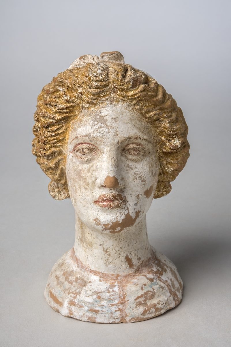 Terracotta bust of a woman, Aliartos, Boeotia. 5th c. BC

Archaeological Museum of Thebes