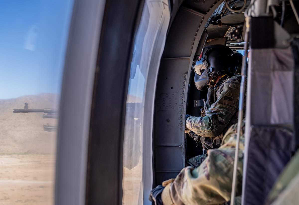 Thank you for flying with Rattlers Air. Today we’ll be serving freedom cakes! Alpha Company “Rattlers”, 2nd Battalion, 501st Aviation Regiment, held their Aerial Gunnery Live Fire exercise. (U.S. Army Photos by: Spc David Poleski) 📸 #IronSoldiers #IronReady #IronEagles