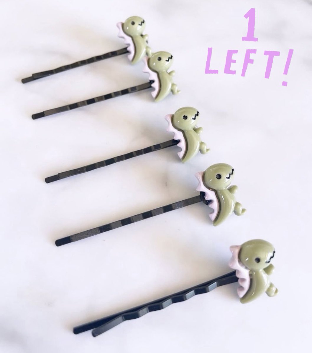 Only 1 left 🚨 Dinosaur hair slides set🦖 etsy.com/uk/KatsJewelle… #giftsforher #jewellery #accessories #giftwear #accessories #dinosaur #dinosaurgifts #dinosaurhairslides #dinosaurhairgrips #dinosauraccessories #giftideas #dinosaurgiftsforher