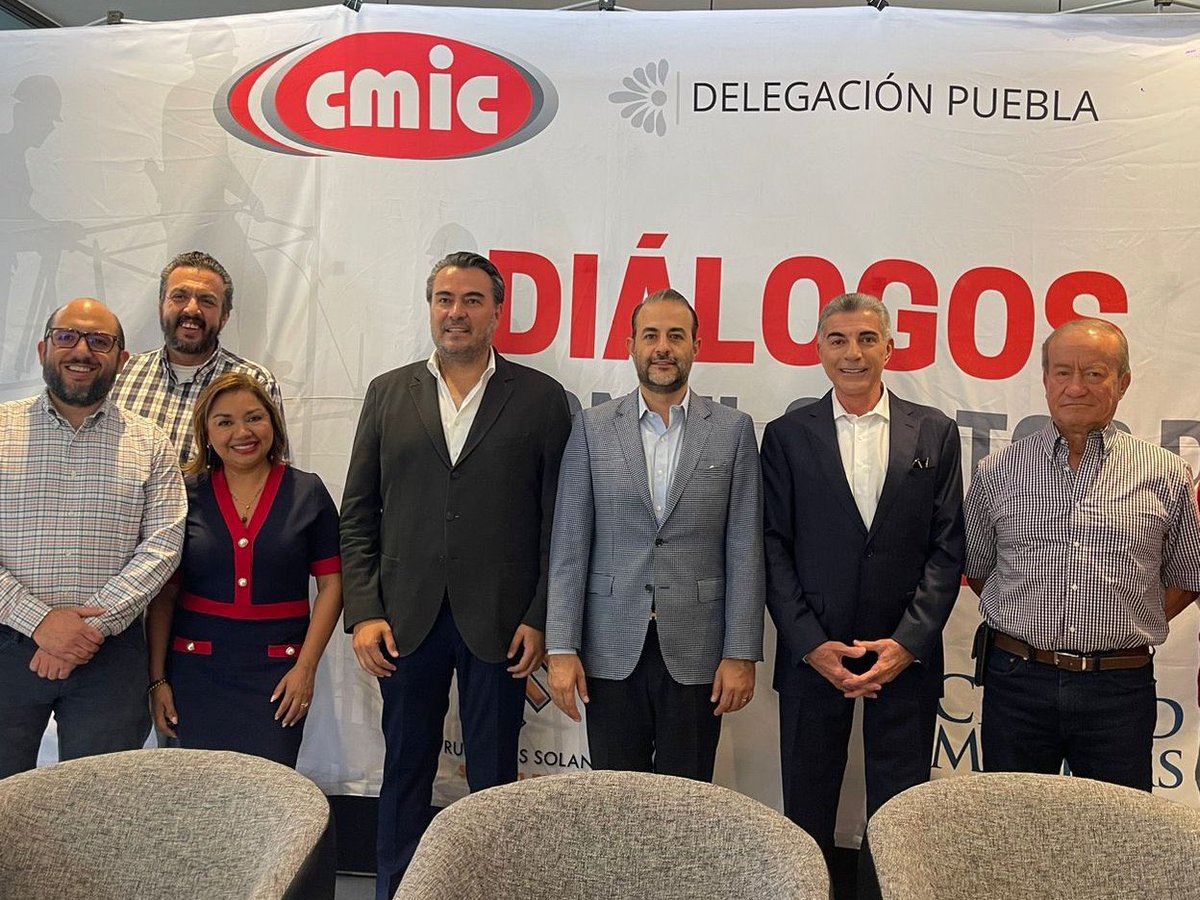 #Elecciones || 🗳️El candidato a alcaldía de #SanAndrésCholula @VictorGaleazzi_ se reunió con empresarios constructores para presentar su plan estratégico de inversión e infraestructura. 

vía @PueblaCMIC