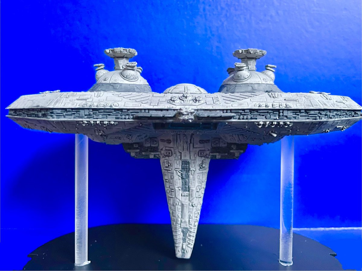 My 2 Vesper Cruisers from @mel_miniatures and printed by WesJanson3D for my (Legend 😉) New Republic fleet for #StarWarsArmada (the 2nd one doesn’t have yet his New Republic logo due to some printer issues) and my Golan III space station from @theresinengine (Kalium Krähe)